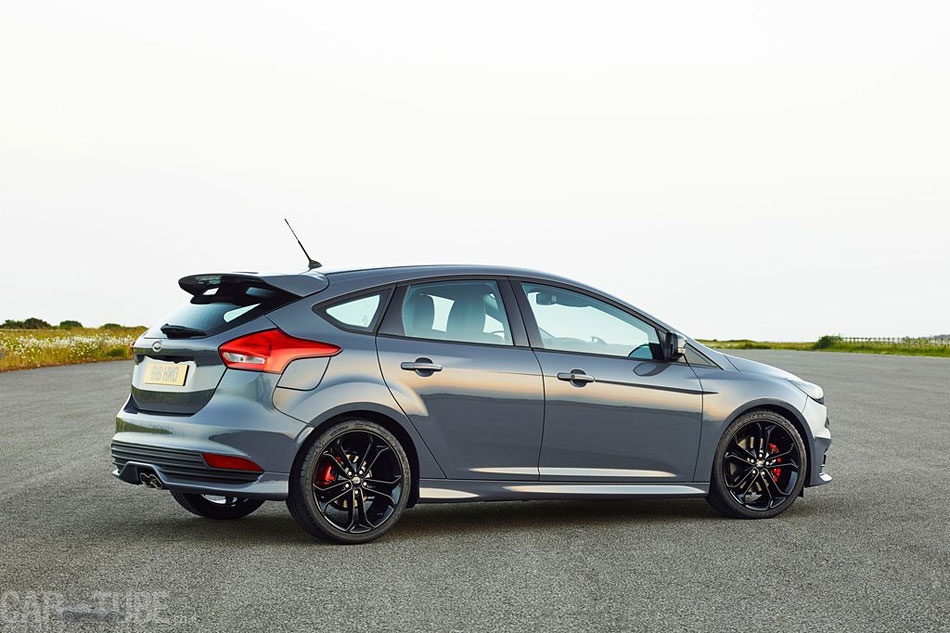 phoca_thumb_l_Ford-Focus_ST_2015_10per_08.jpg