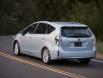 prius_v_030