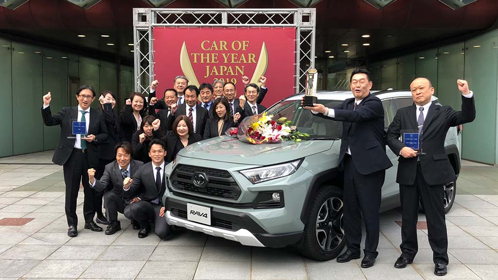ראב4 רכב השנה ביפן