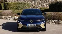 All-New-Renault-MEGANE-E-TECH-Electric---Iconic-Version---Midnight-Blue---Drive-tests-(4)