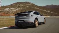 2022-Porsche-Cayenne-Turbo-GT-19