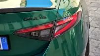 Alfa-Romeo-Giulia-Quadrifoglio-100-Anniversario-17