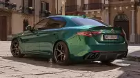 Alfa-Romeo-Giulia-Quadrifoglio-100-Anniversario-3s