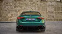 Alfa-Romeo-Giulia-Quadrifoglio-100-Anniversario-6
