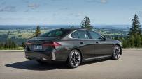 P90524316_highRes_the-new-bmw-530e-sop-970