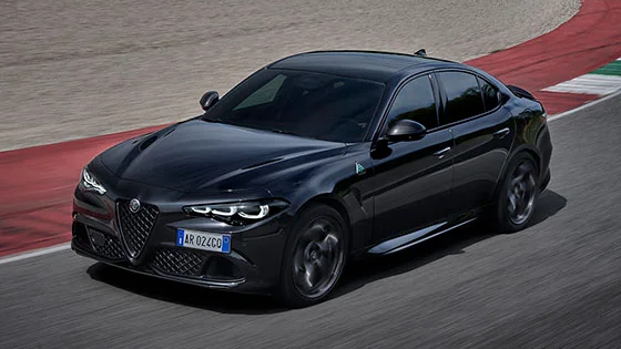אלפא רומיאו ג'וליה Quadrifoglio Super Sport