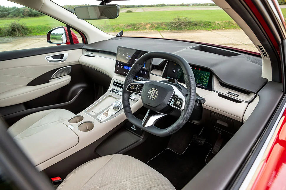 MG S6 תא הנוסעים