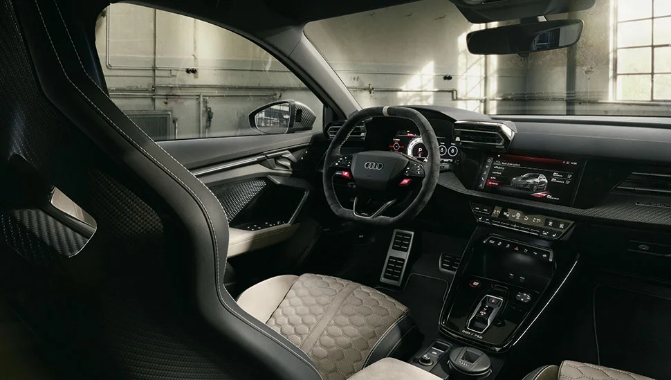 אודי RS3 קומפטישן תא הנוסעים