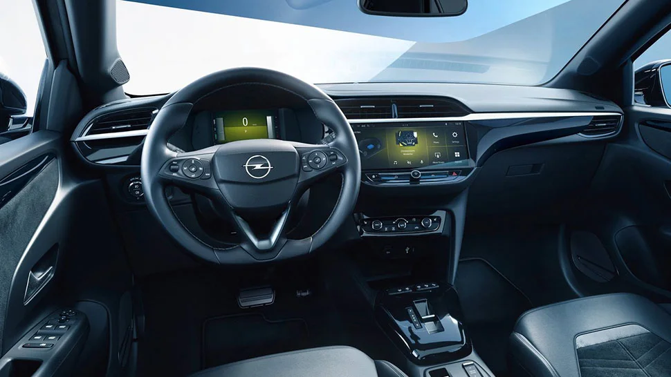 אופל קורסה תא הנוסעים