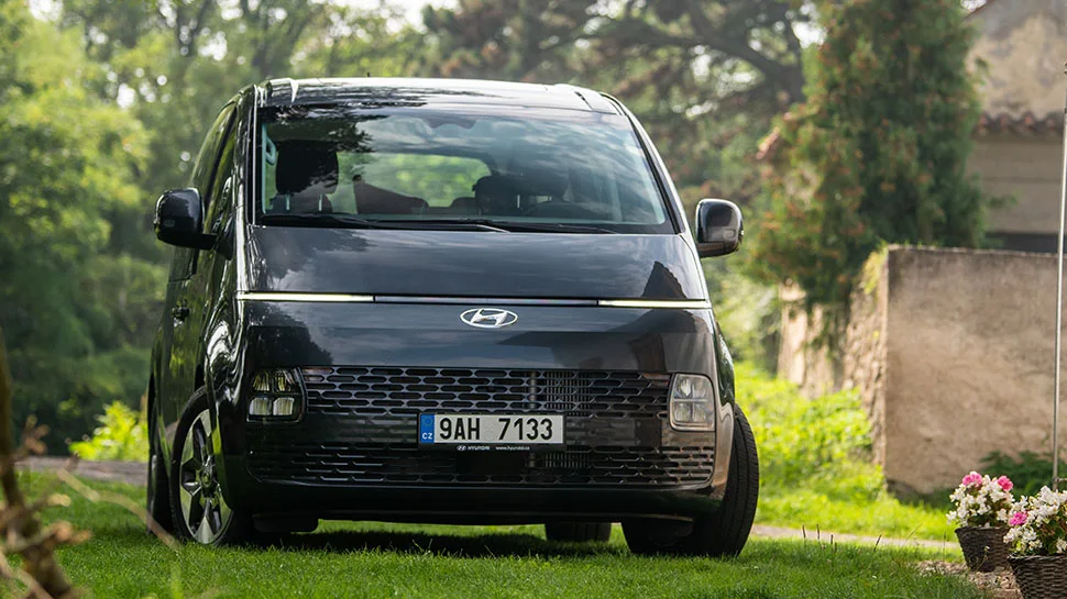 יונדאי סטאריה היברידי