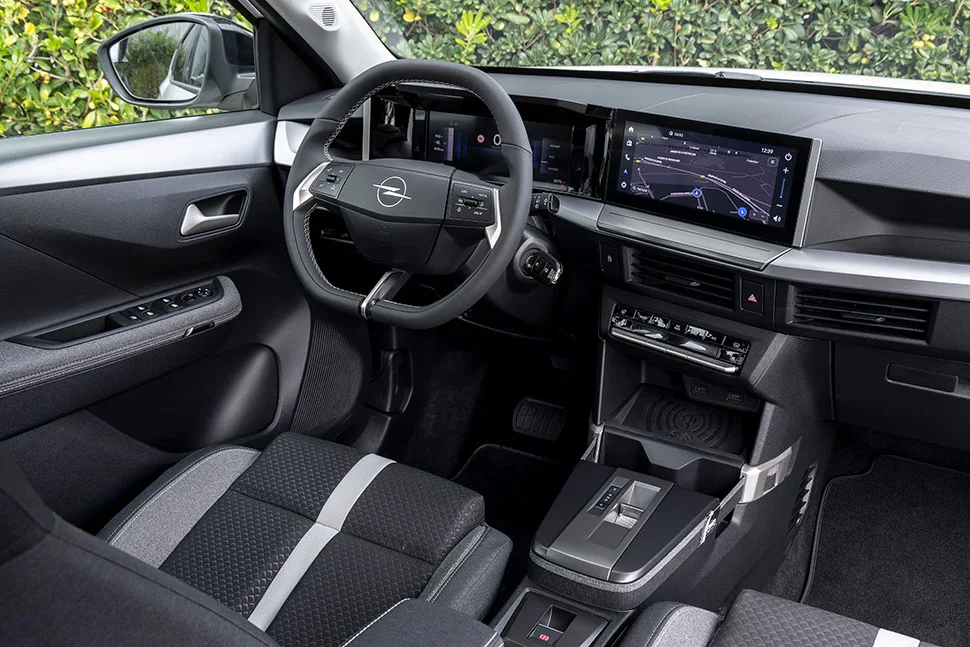 אופל פרונטרה תא הנוסעים