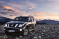 nissan-pathfinder_2010_1024x768_wallpaper_02