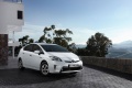 toyota-prius_plug-in_hybrid_2013__03