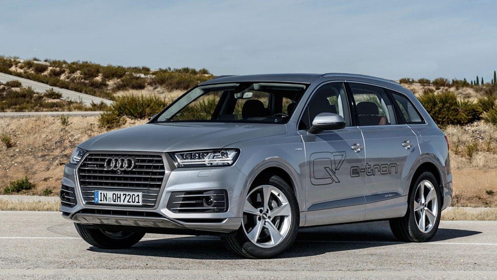 אודי Q7 E-TRON