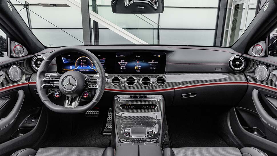 תא הנוסעים הספורטיבי של ה-E53 2020 מרצדס E53 AMG תא הנוסעים