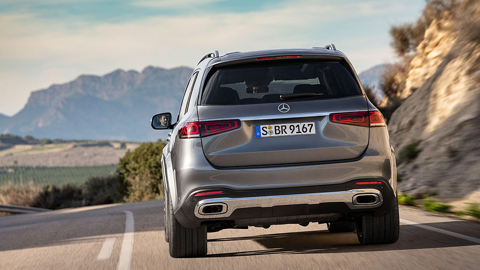 שפע של אבזור נוחות ובטיחות מרצדס GLS החדש