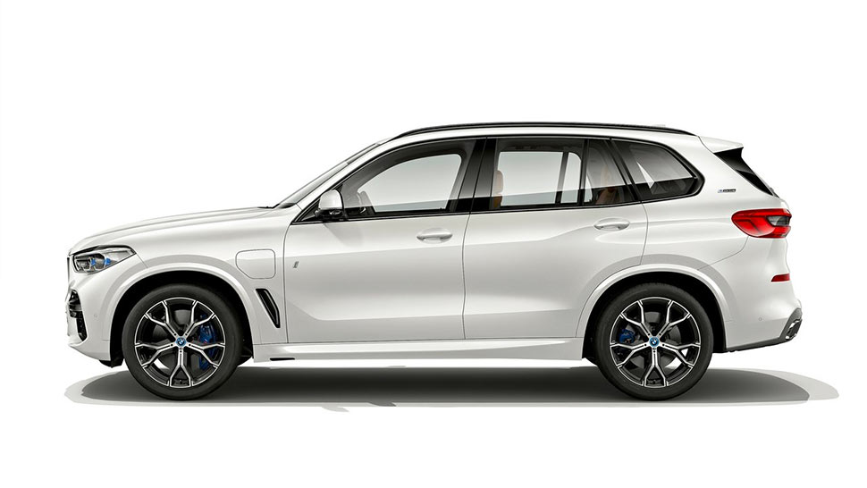 טווח נסיעה חשמלי של 77 קילומטר ב.מ.וו X5 xDrive45e החדש