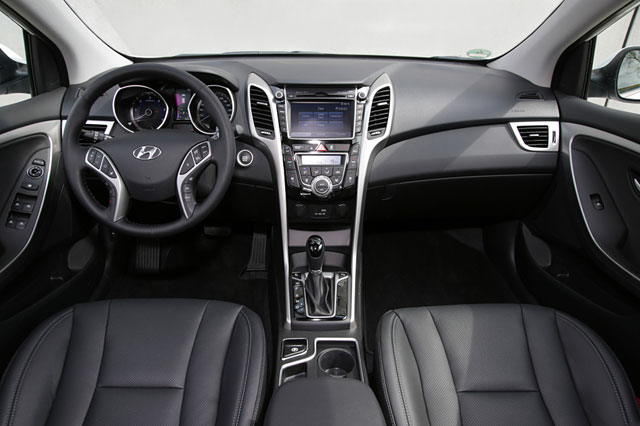 2015 יונדאי i30 החדשה - תא הנוסעים 2015 יונדאי i30 החדשה - תא הנוסעים