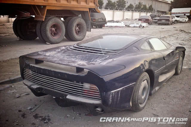 יגואר XJ220 