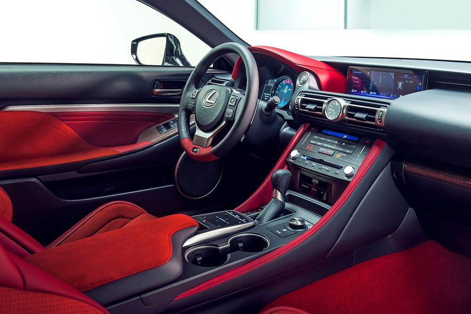 שדרוג קל לא הנוסעים 2019 לקסוס RC F החדשה תא הנוסעים