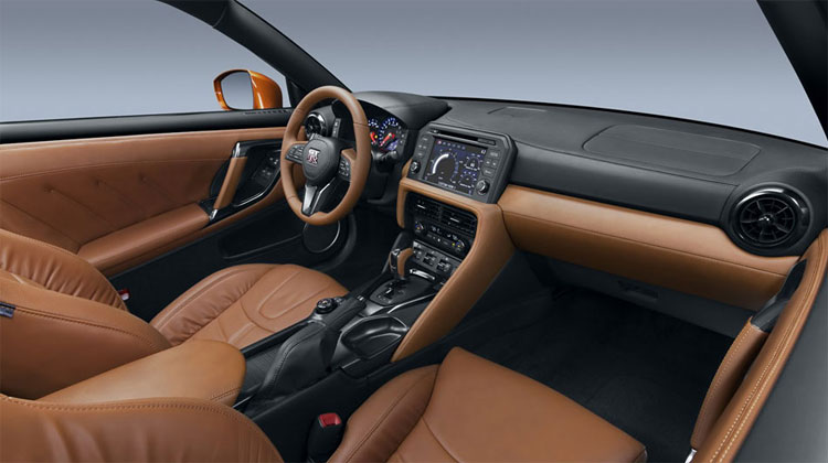 תא הנוסעים זכה לשדרוג מתבקש ניסאן GT-R החדשה - תא הנוסעים