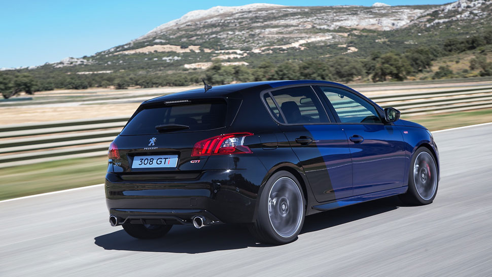 העיצוב שודרג קלות פיג'ו 308 GTI החדשה