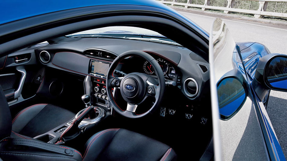 2017 סובארו BRZ תא הנוסעים