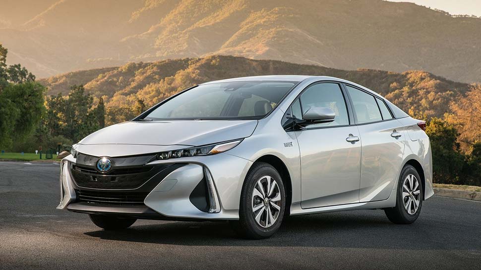 טווח נסיעה חשמלי של 45 קילומטר פריוס פלאג-אין PHEV החדשה