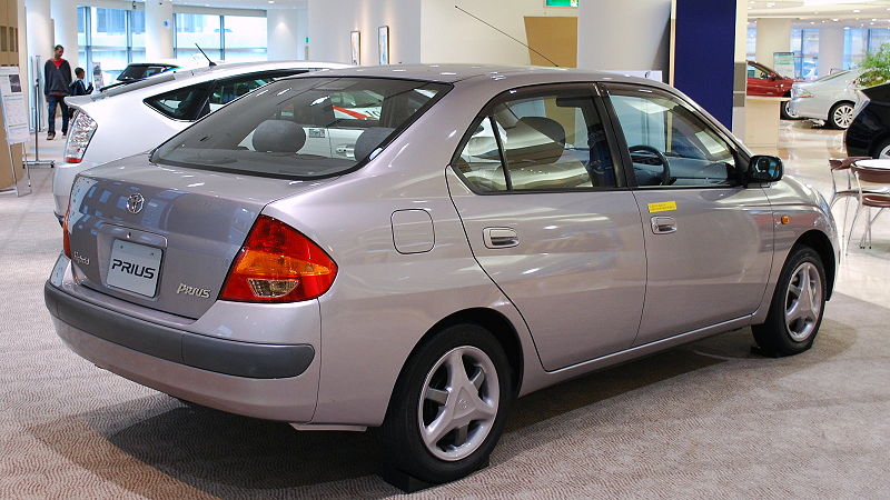 טויוטה פריוס דור ראשון 1997-2001 נמכרה ביפן בלבד