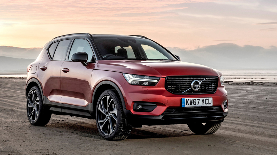 וולוו XC40 R-DESIGN