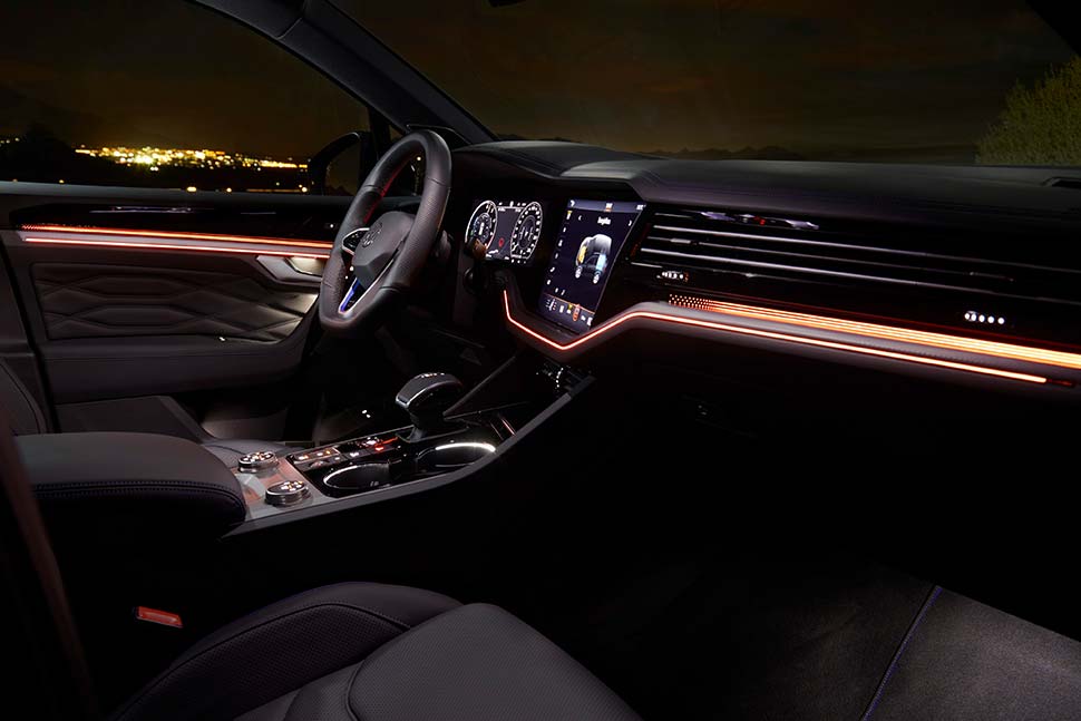 מערכת Travel Assist משודרגת פולקסווגן טוארג R החדש תא הנוסעים