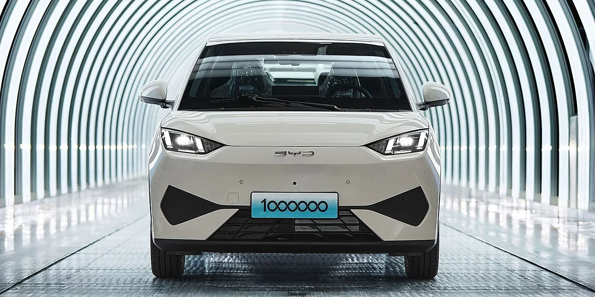 BYD דולפין סרף