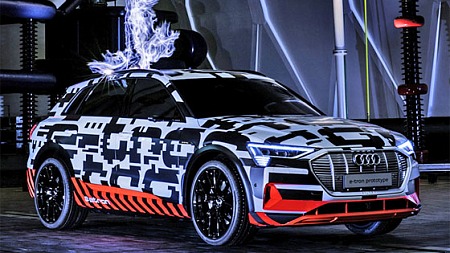 אודי e-tron SUV