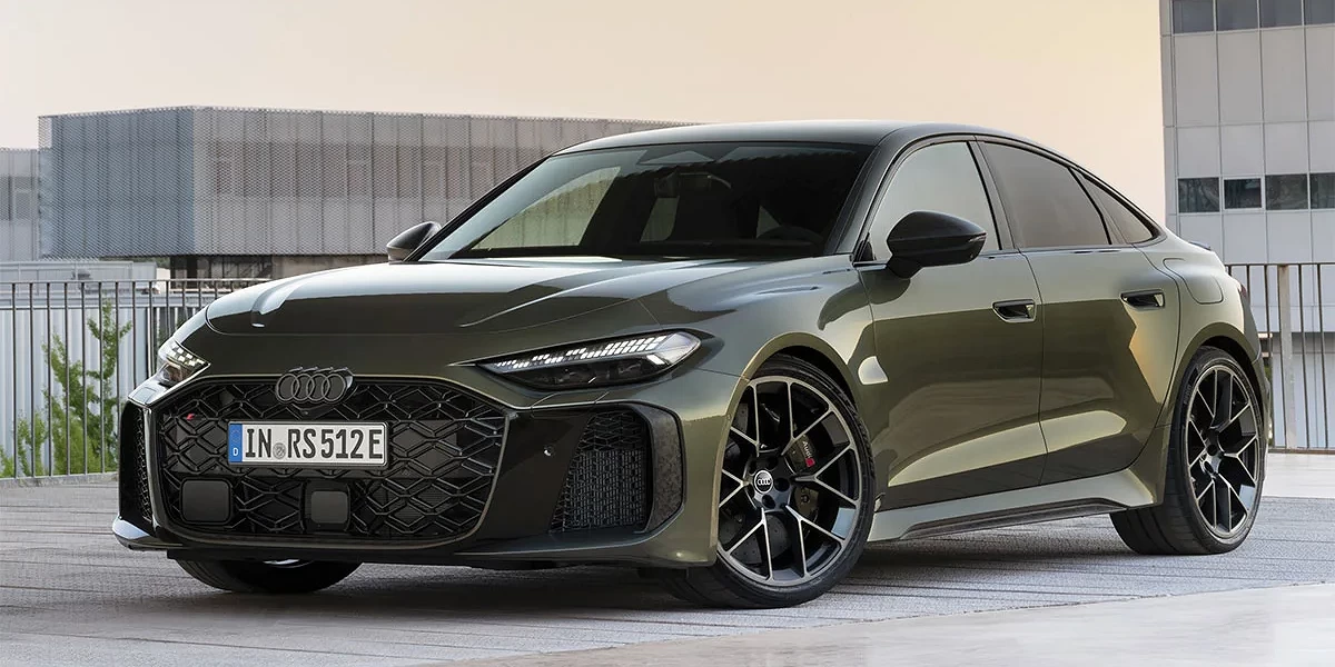 2026 אודי RS5 סדאן e-hybrid