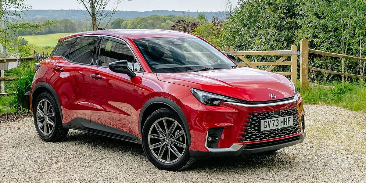 לקסוס LBX במבצע