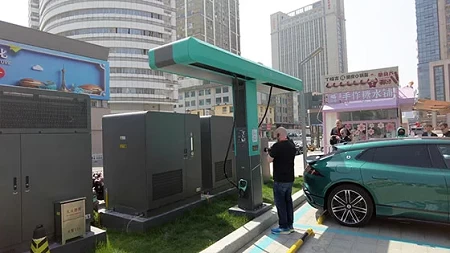 BYD פלאש צ'ארג'ינג