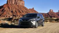 2021-Toyota-Sienna-12