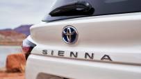 2021-Toyota-Sienna-32
