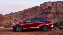 2021-Toyota-Sienna-33