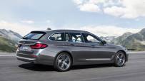 2021-BMW-5-Series-Sedan-Touring-06