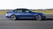 2021-BMW-5-Series-Sedan-Touring-22