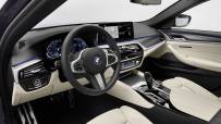 2021-BMW-5-Series-Sedan-Touring-47