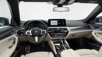 2021-BMW-5-Series-Sedan-Touring-48