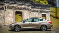 Ford-Focus-Sedan-Titanium-14
