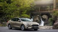 Ford-Focus-Sedan-Titanium-17