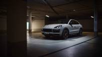2021-Porsche-Cayenne-GTS-2