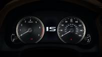 2021-Lexus-IS-43