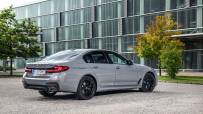P90395440_highRes_the-new-bmw-545e-xdr