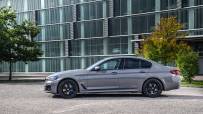 P90395442_highRes_the-new-bmw-545e-xdr