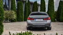 P90395449_highRes_the-new-bmw-545e-xdr